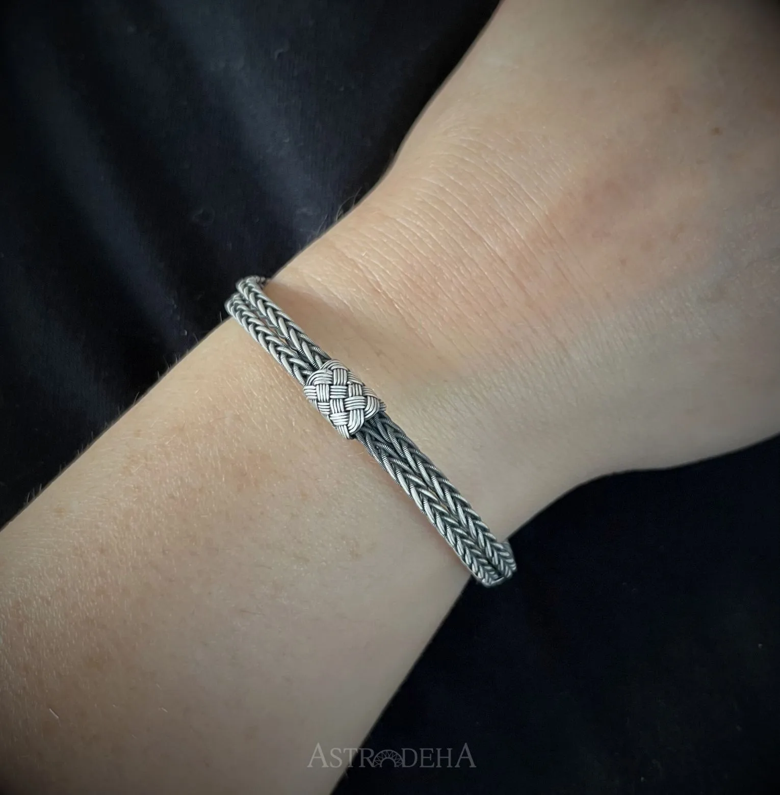 El Yapımı Uniseks Kadın Erkek Çift Sıra Örgü Gümüş Kazaziye Bileklik-1 El Yapımı Uniseks Kadın Erkek Çift Sıra Örgü Gümüş Kazaziye Bileklik-1