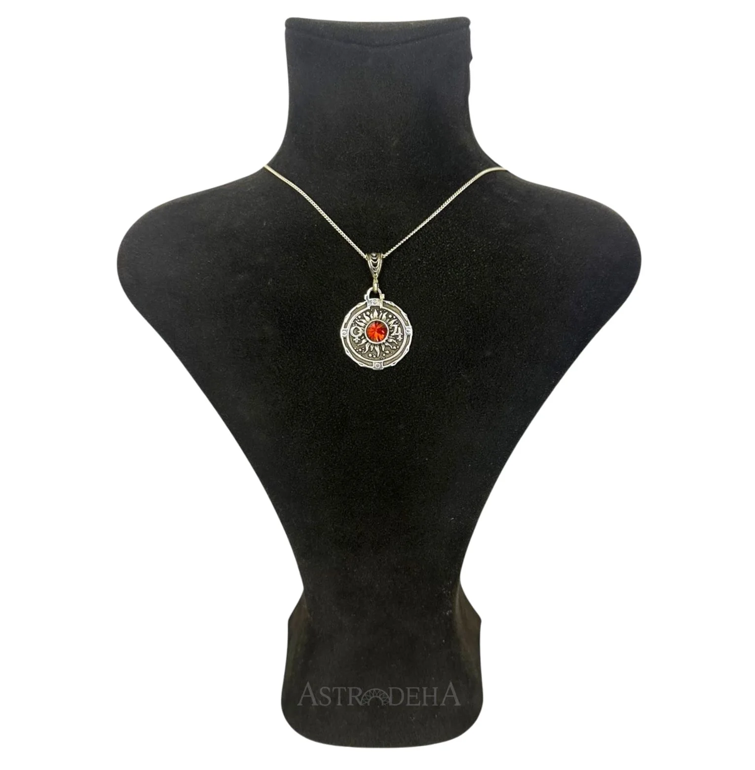 Granat Taşlı Kolye